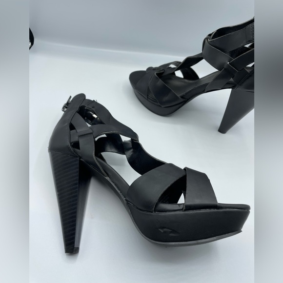 Guess Heels Black Leather Size 7 T Strap Chic Design New - Picture 7 of 16